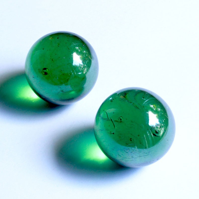 Glasmurmeln - grün irisierend 35mm | lichtdurchlässige Kugeln