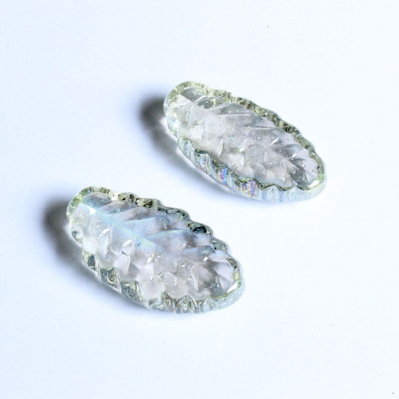 Glasnuggets Blatt lang klar irisierend