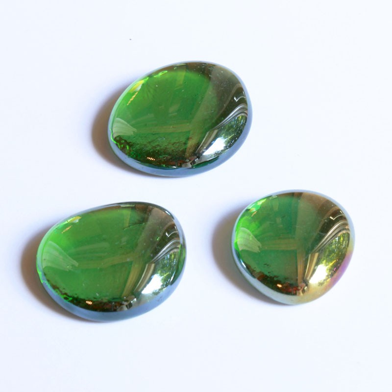 Glasnuggets - hellgrün irisierend 30mm