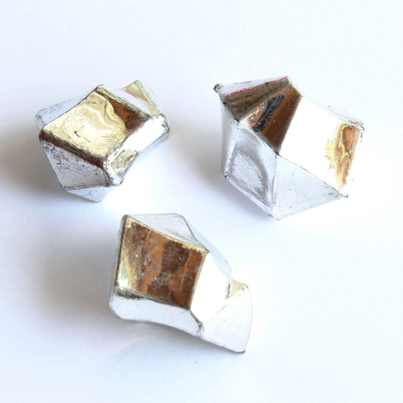 Farbintensive Acrylsteine für Dekorationen oder